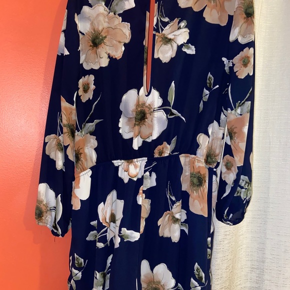 Flower romper size: 1X - Picture 3 of 4